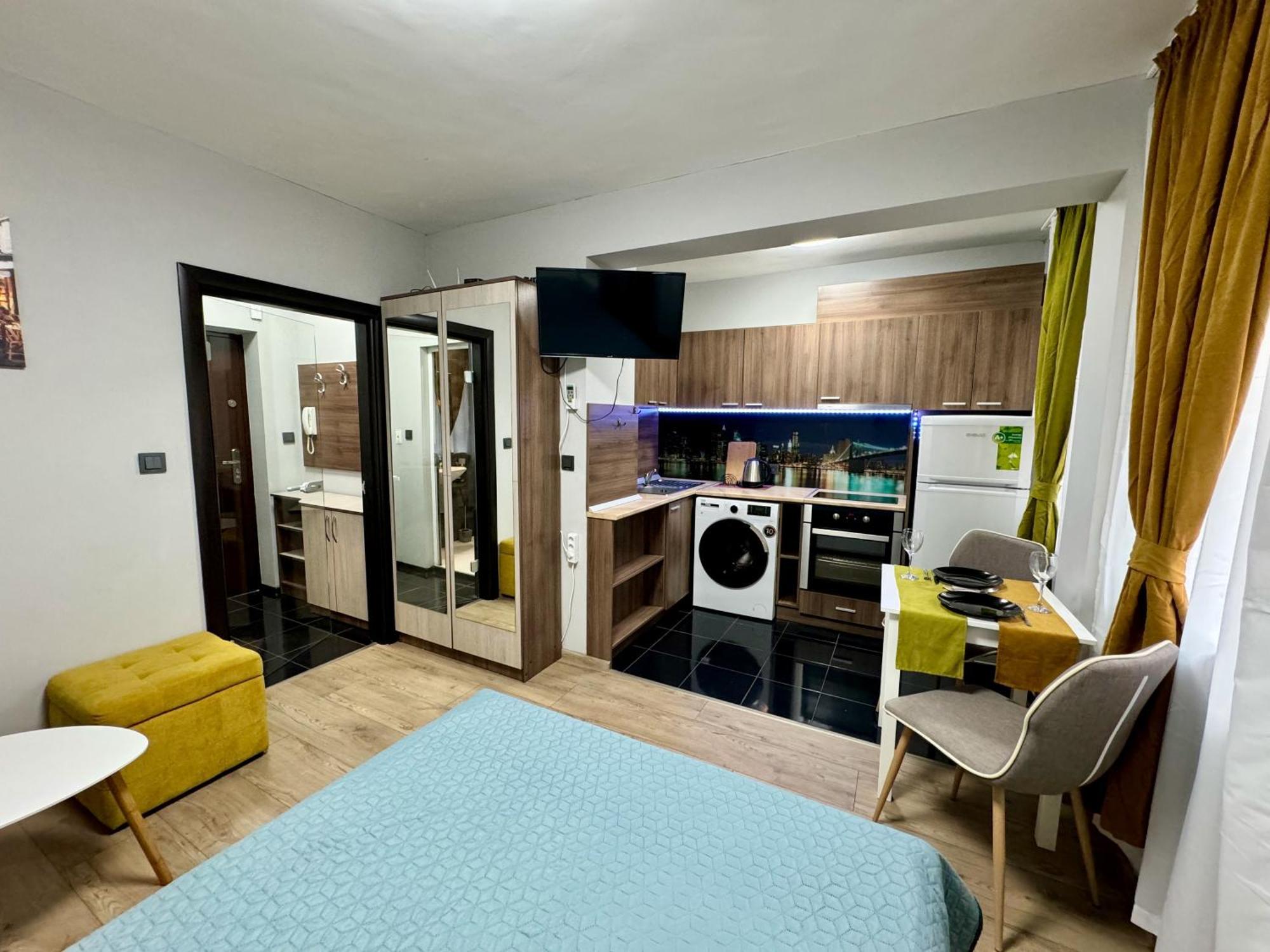 Central Studio Apartment - Varna City Eksteriør bilde